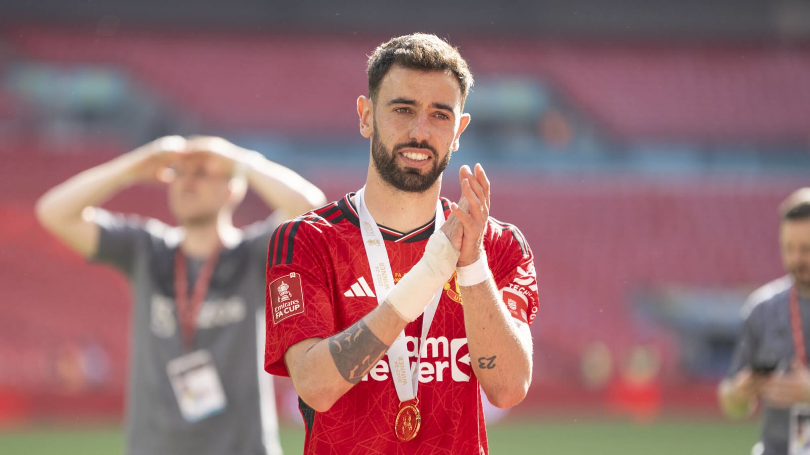 Bruno Fernandes pushing for new Manchester United contract