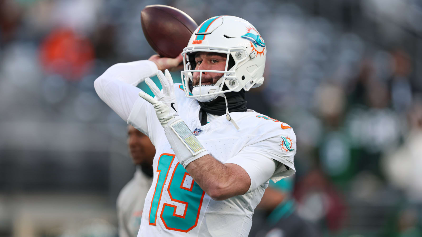 Ex-Dolphins QB signs deal with Steelers