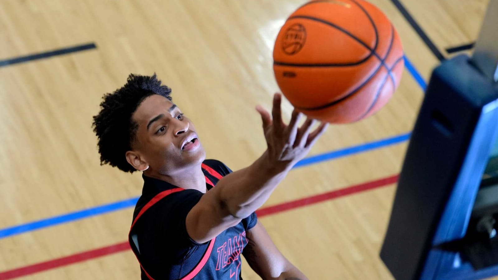 17-Year-Old Kiyan Anthony Is The No. 1 Ranked Player In New York For The Class Of 2025