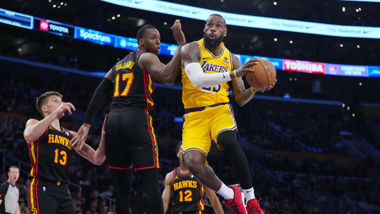 Lebron james size deals