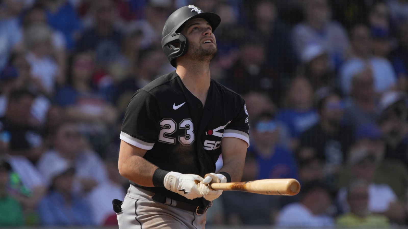 Chicago White Sox sign outfielder Andrew Benintendi to franchise