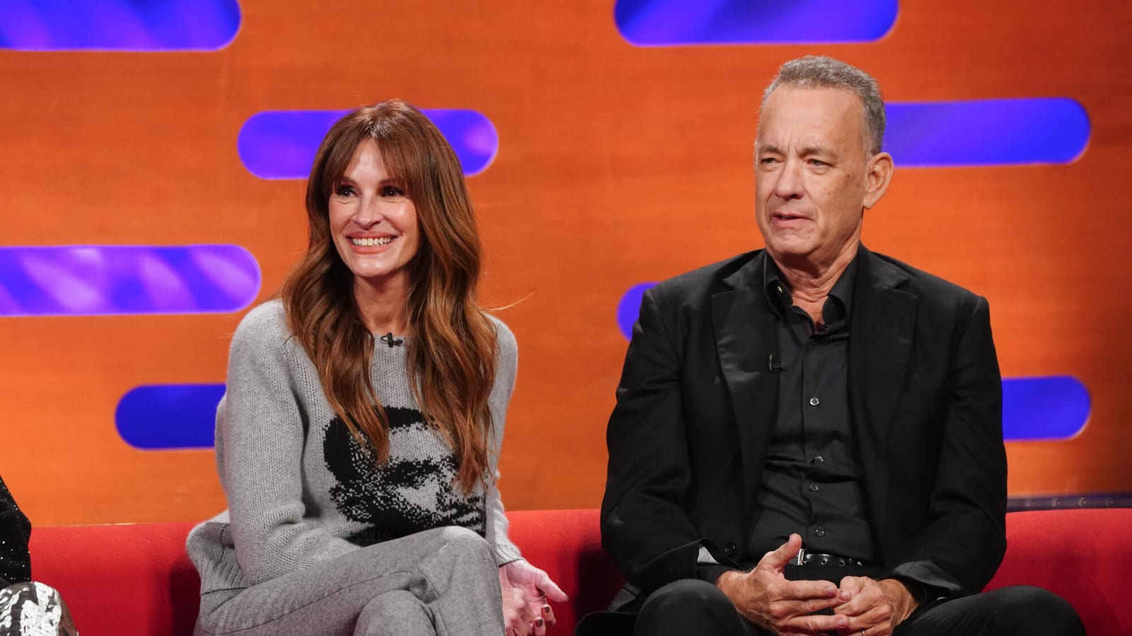 Tom Hanks fires Manchester United dig at Julia Roberts