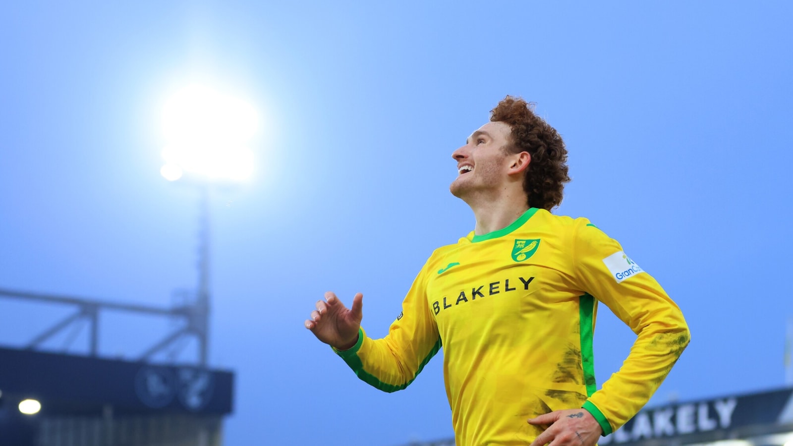 West Ham set to sign striker from English club