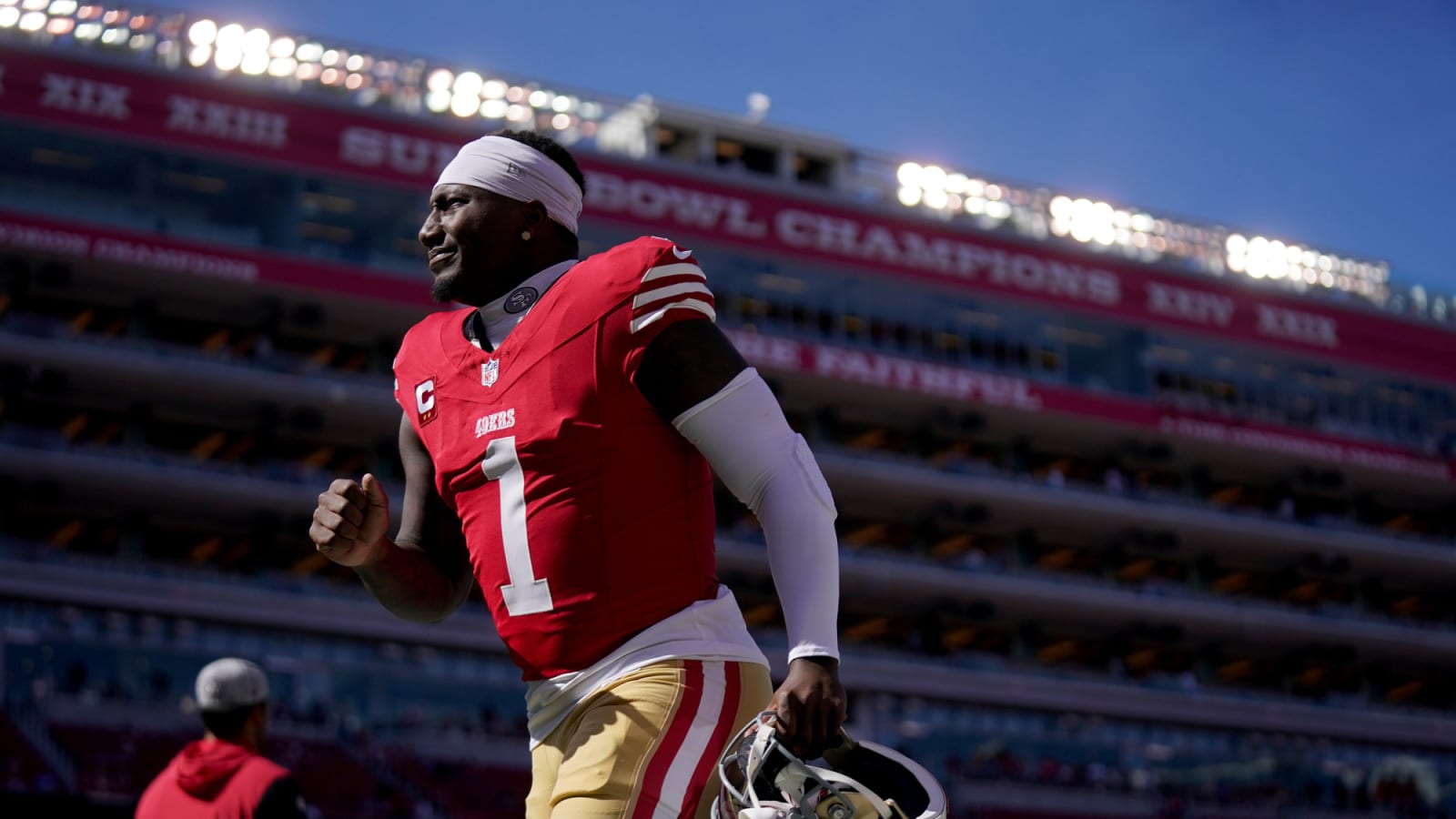 49ers WR Deebo Samuel released from hospital after battle with pneumonia