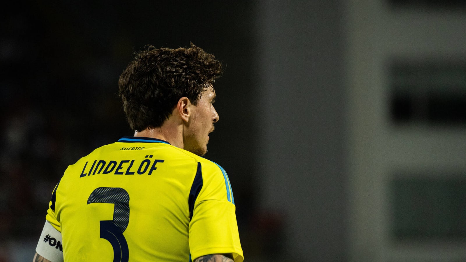 ‘I trust them 110%’ – Manchester United defender responds to agent controversy