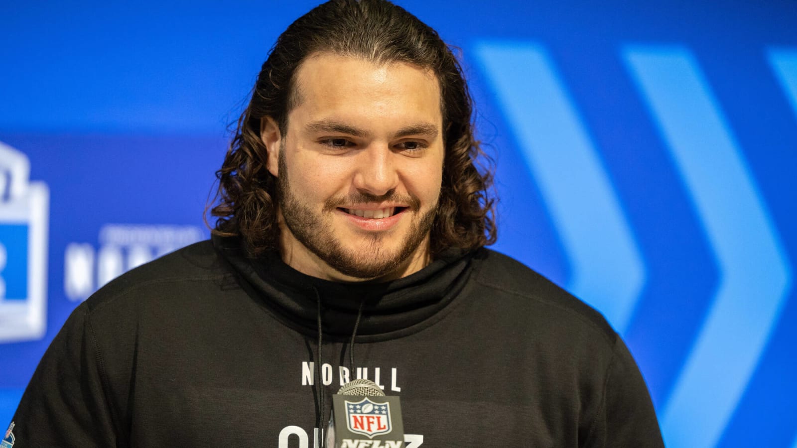 Chiefs&#39; new offensive lineman Hunter Nourzad talks expectations for Andy Reid&#39;s mini camps