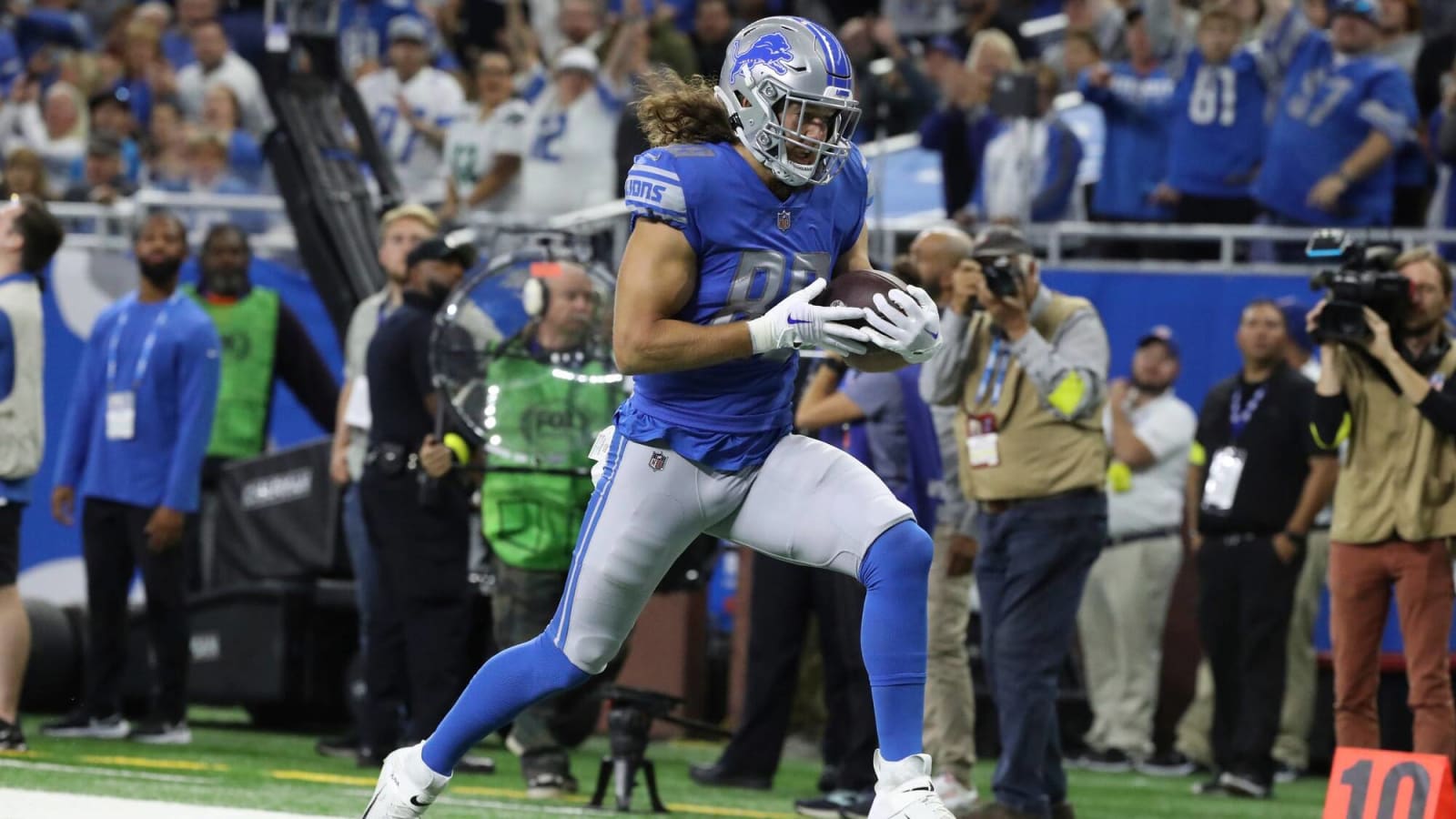 Lions TE T.J. Hockenson discusses trade speculation