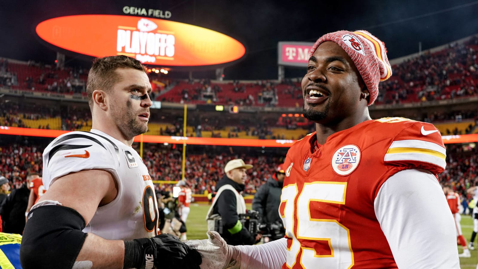 Chris Jones’ $1.25 million sack sparks wild reactions from Chiefs teammates