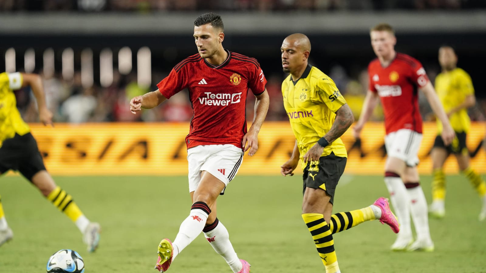 Diogo Dalot happy about connection with Erik ten Hag
