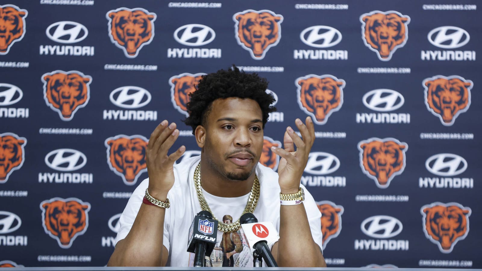 Chicago Bears: Starting edge rusher leaves practice early on Tuesday