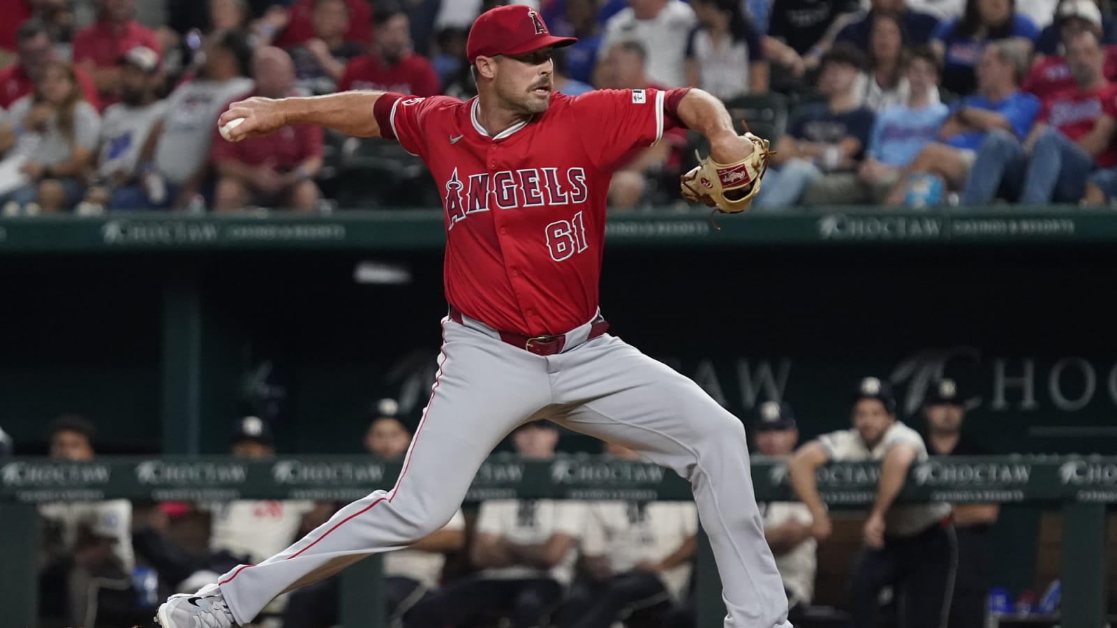 Rangers release pair of veteran relievers