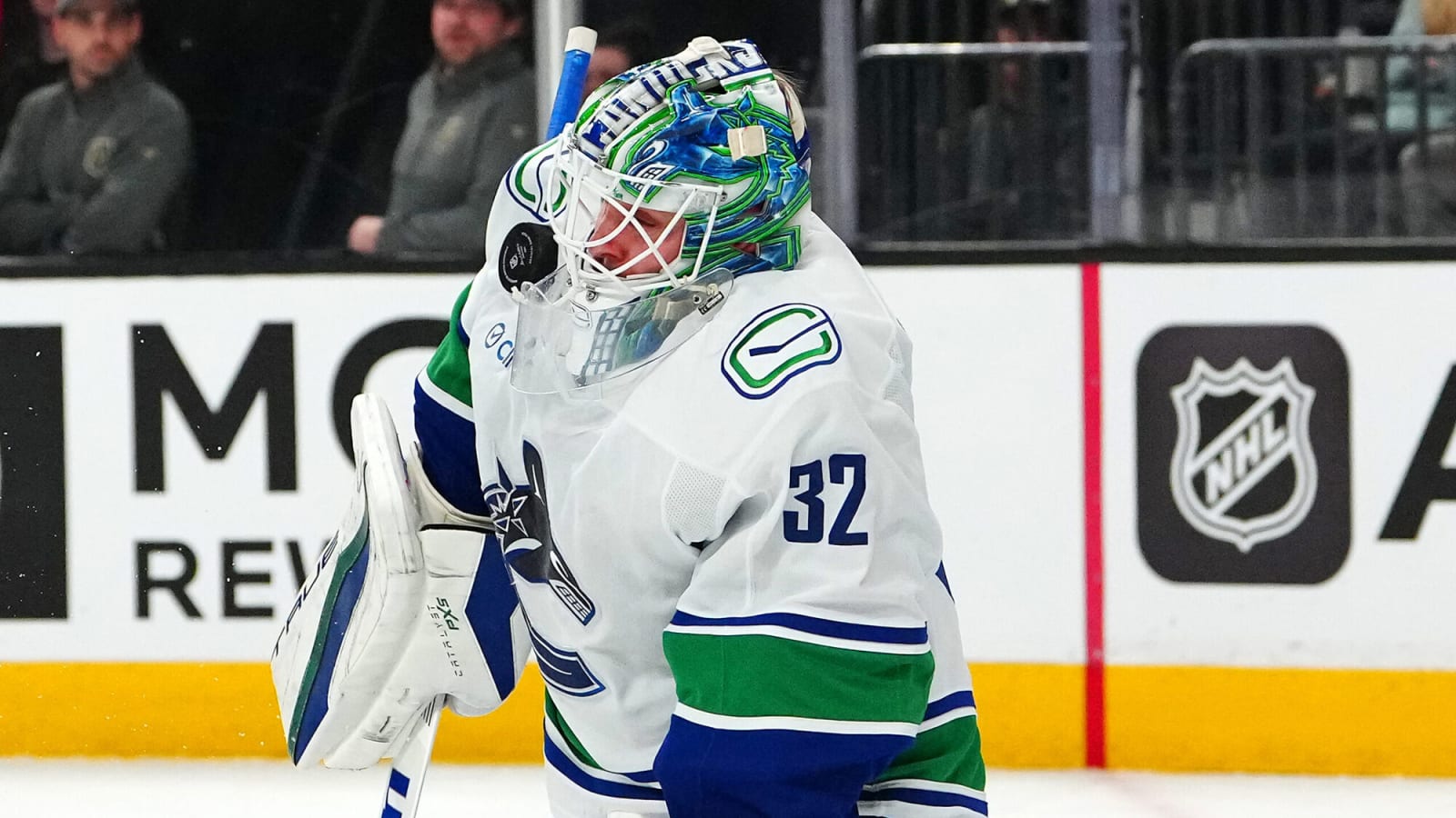 3 Canucks Stars of the Week: Kevin Lankinen shines after contract extension