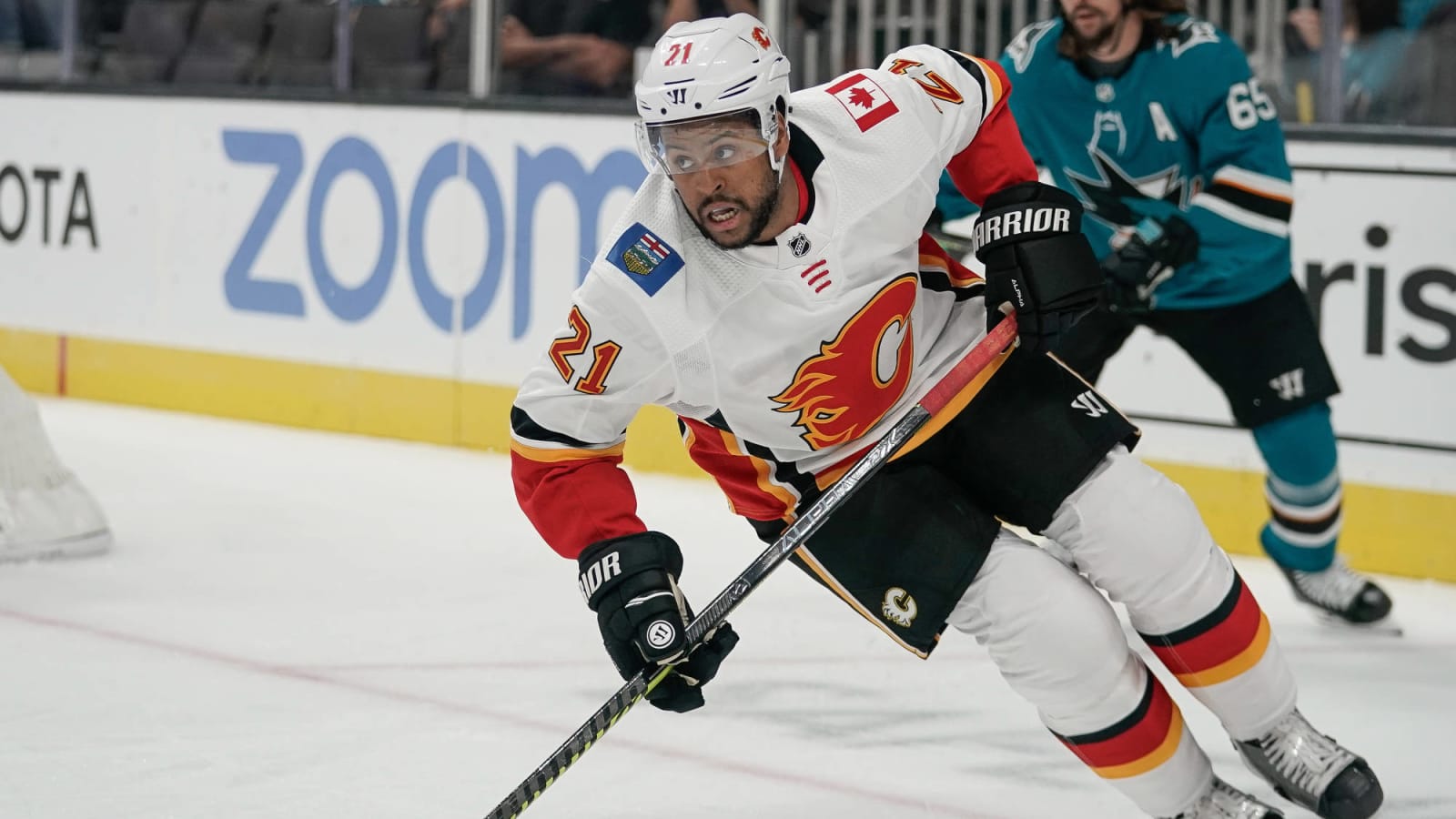 Former Capitals hero Devante Smith-Pelly headed to KHL