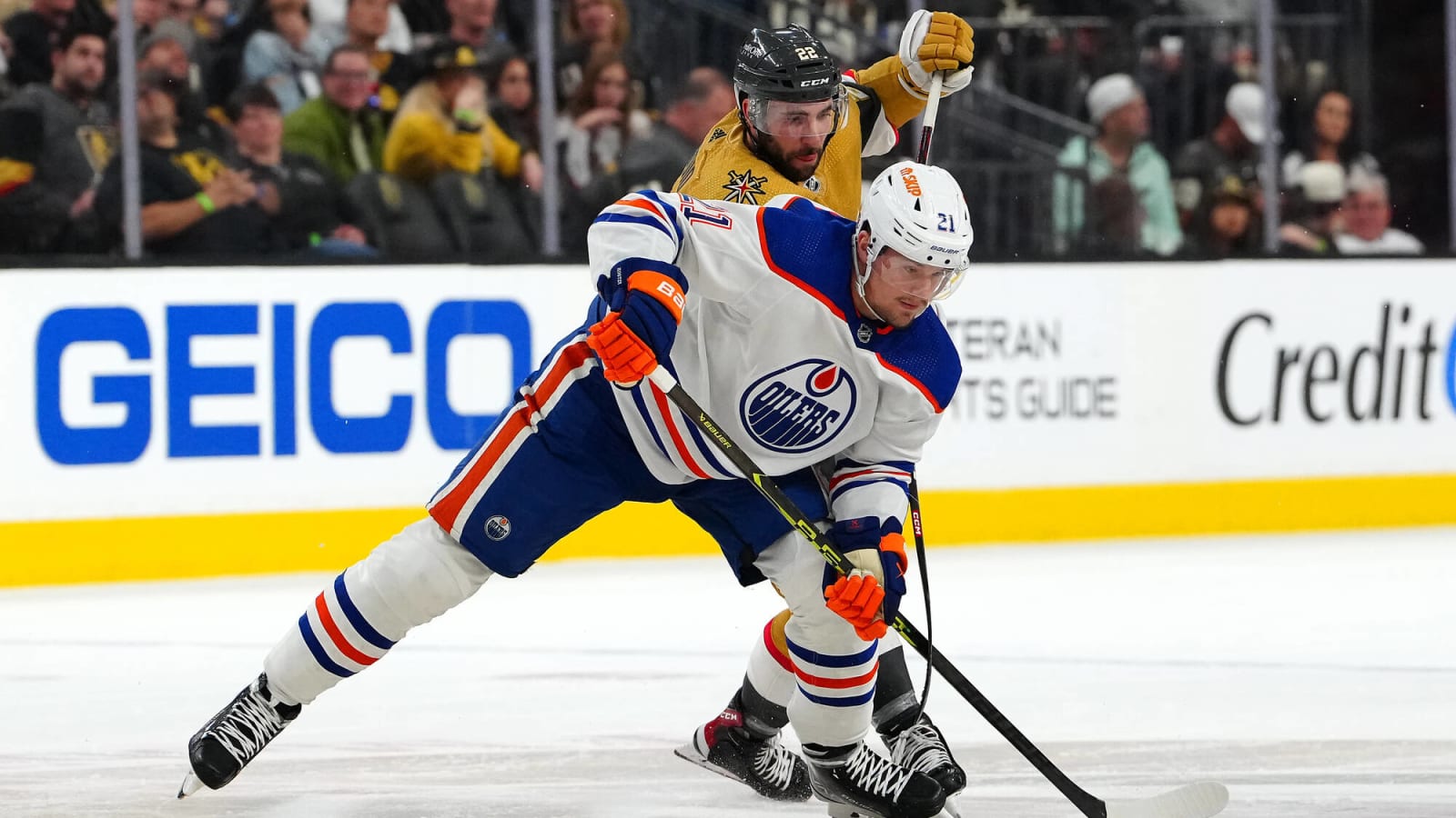 Former Oiler Klim Kostin attends Game 1 against L.A. Kings, receives ovation from fans