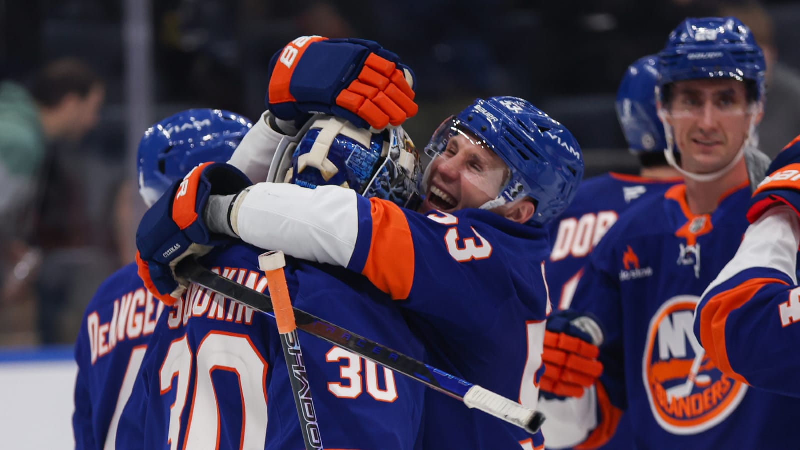GOTTA SEE IT: Sorokin Scores Goalie Goal