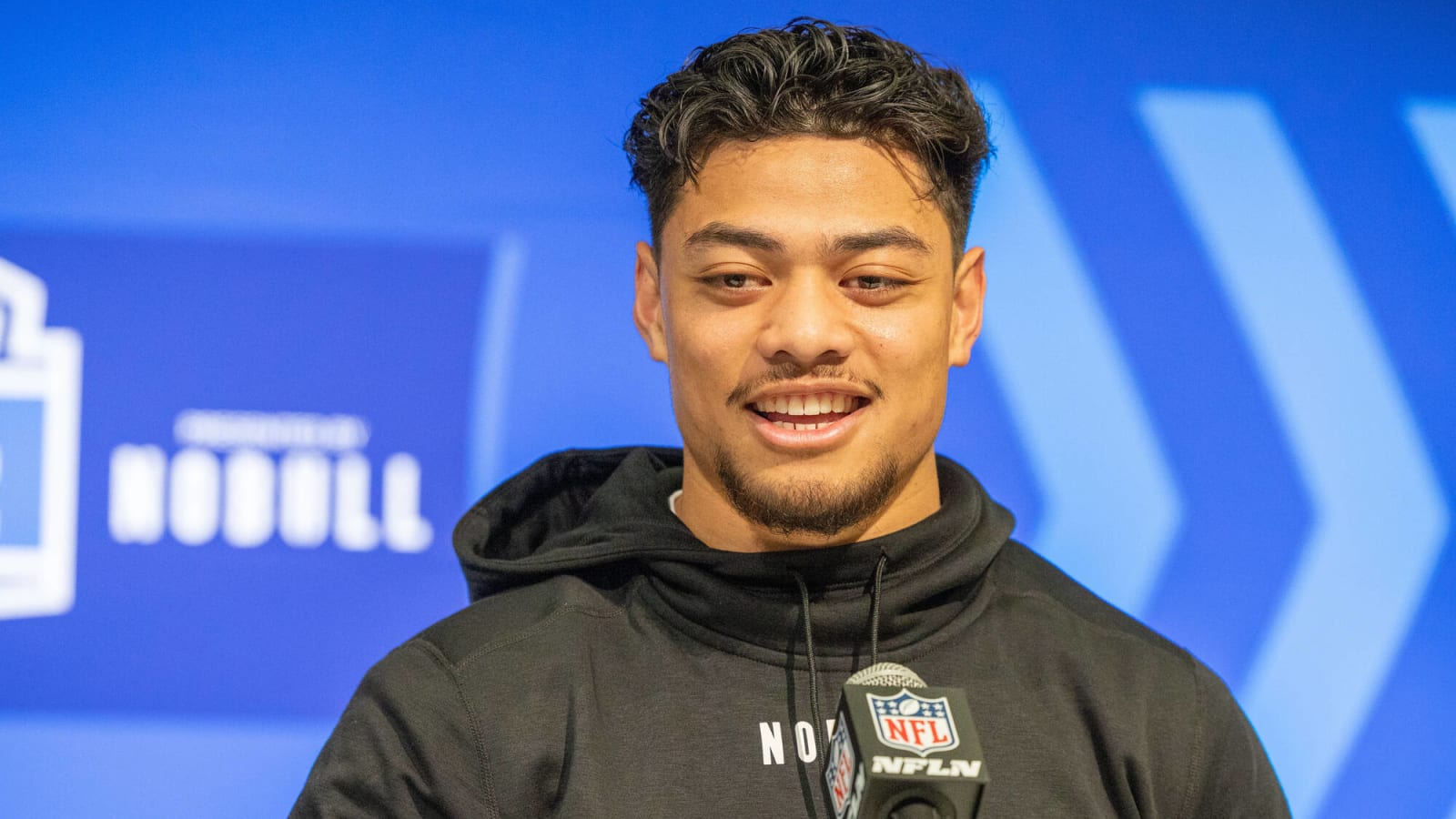 49ers to hold private workout with versatile Sione Vaki ahead of draft