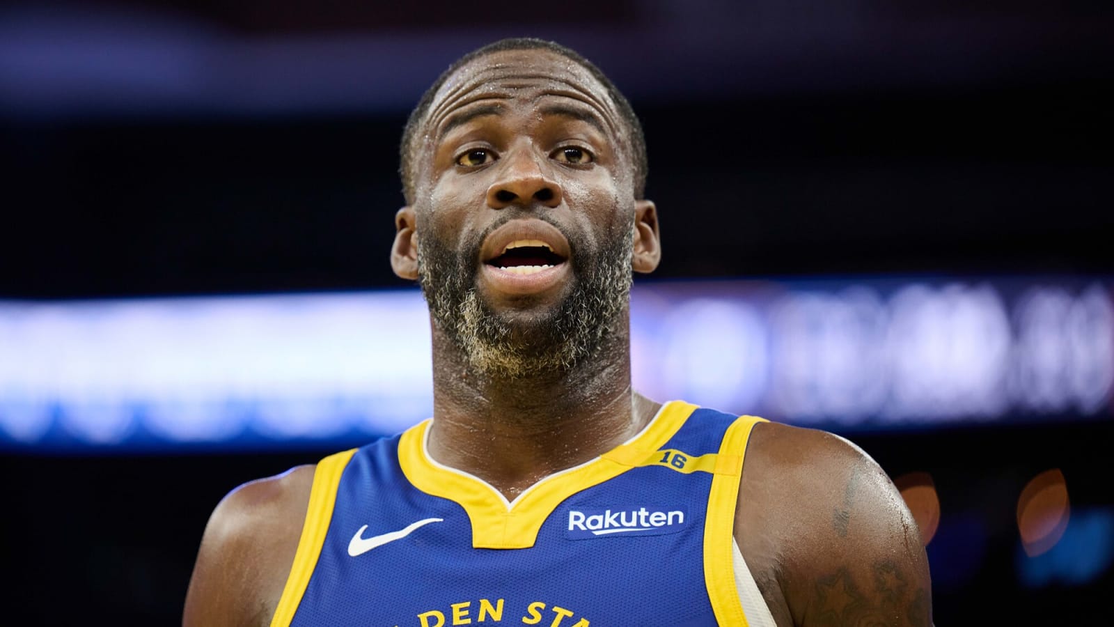 Draymond Green, Zach Edey exchange pushes in heated moment
