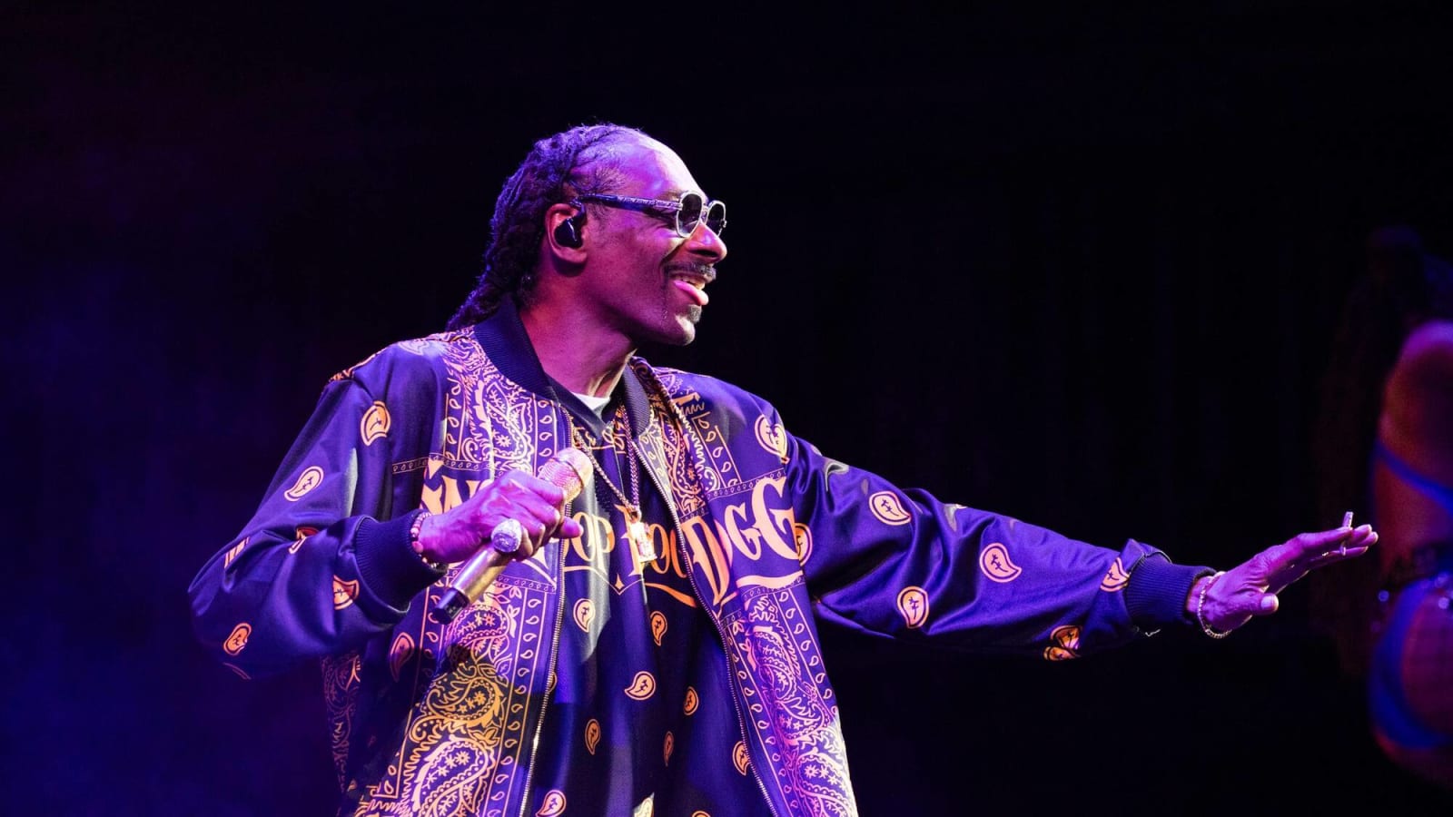 Snoop Dogg Arizona Bowl Locks Down Broadcast Partner