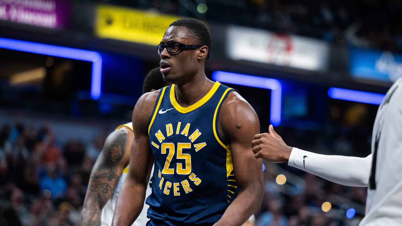 Pacers center Jalen Smith suffers injury against Portland Trail Blazers