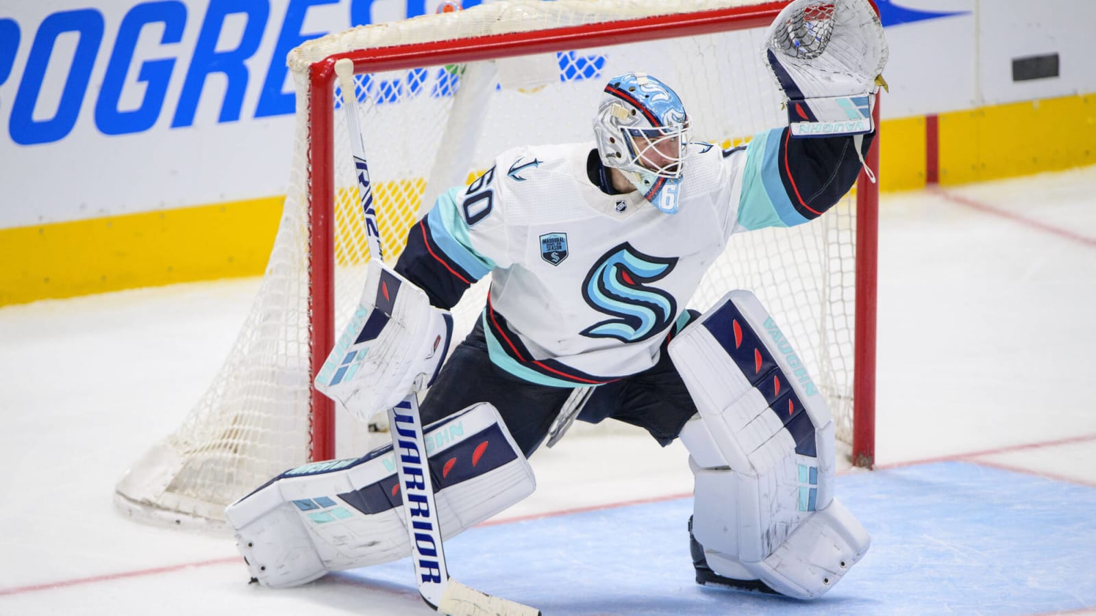 Kraken goalie pays tribute to Seattle grunge bands with fancy new mask