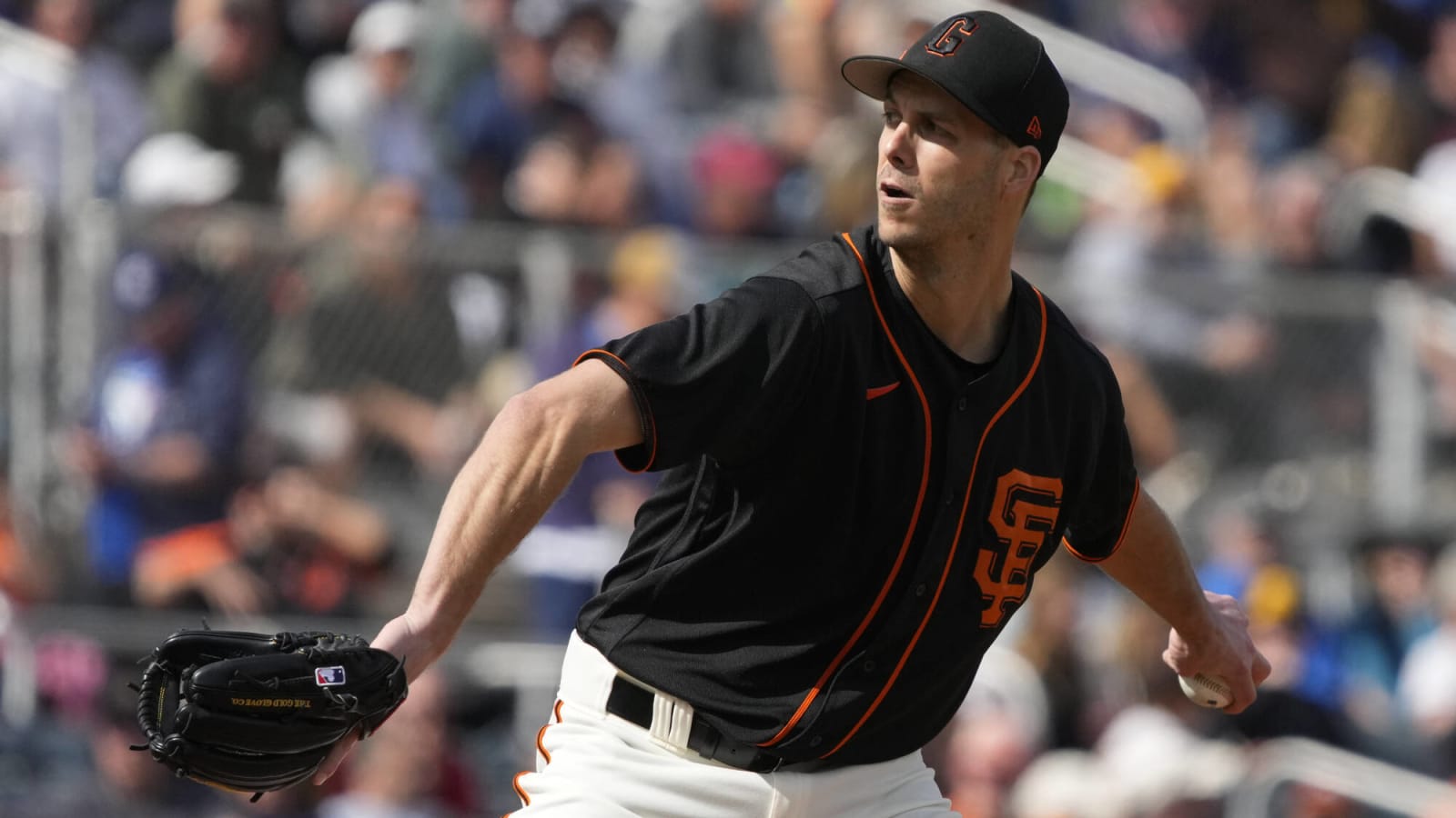 Watch: Giants reliever tosses glove in trash after implosion