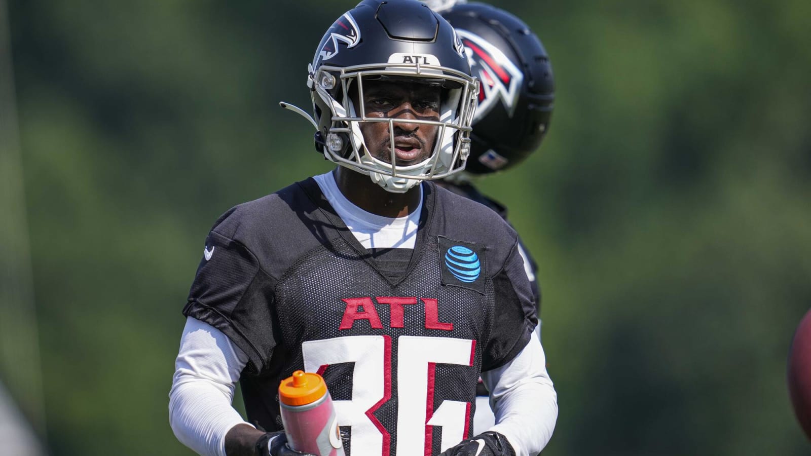 Falcons Ex Borders Signs with Patriots: Details
