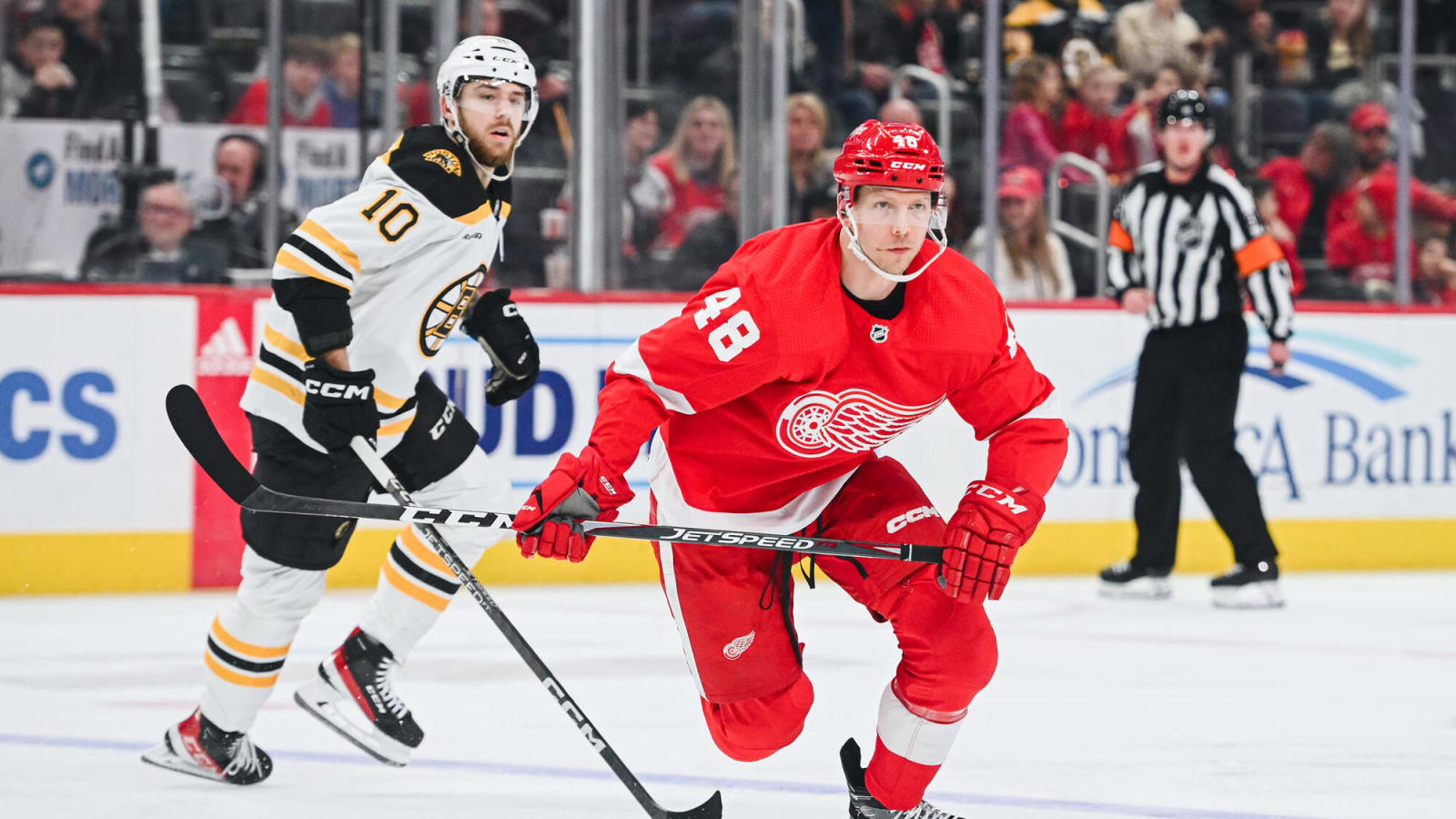 Chiasson a Presence at Net Front for Red Wings