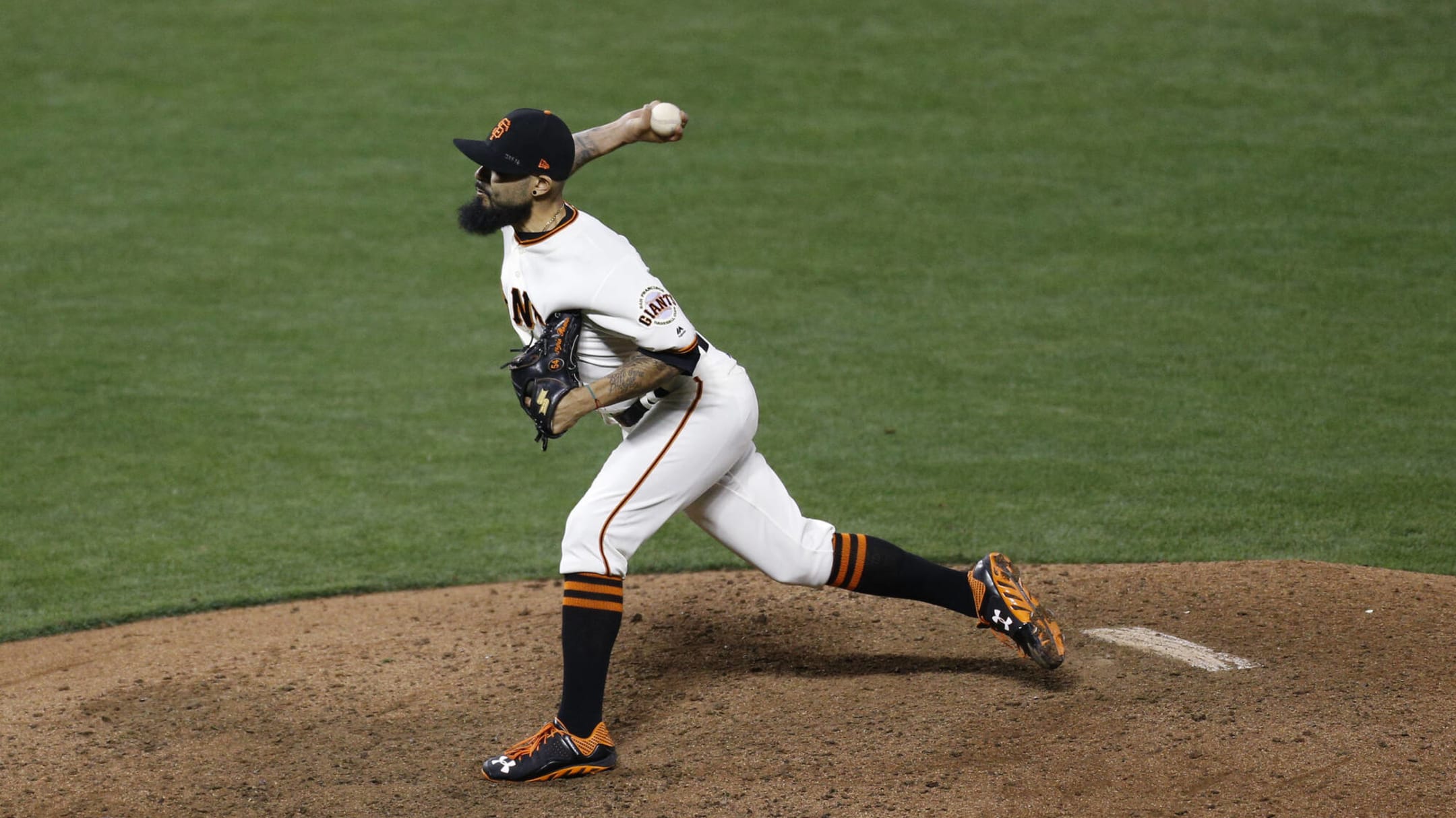 Sergio Romo makes final MLB appearance with Giants