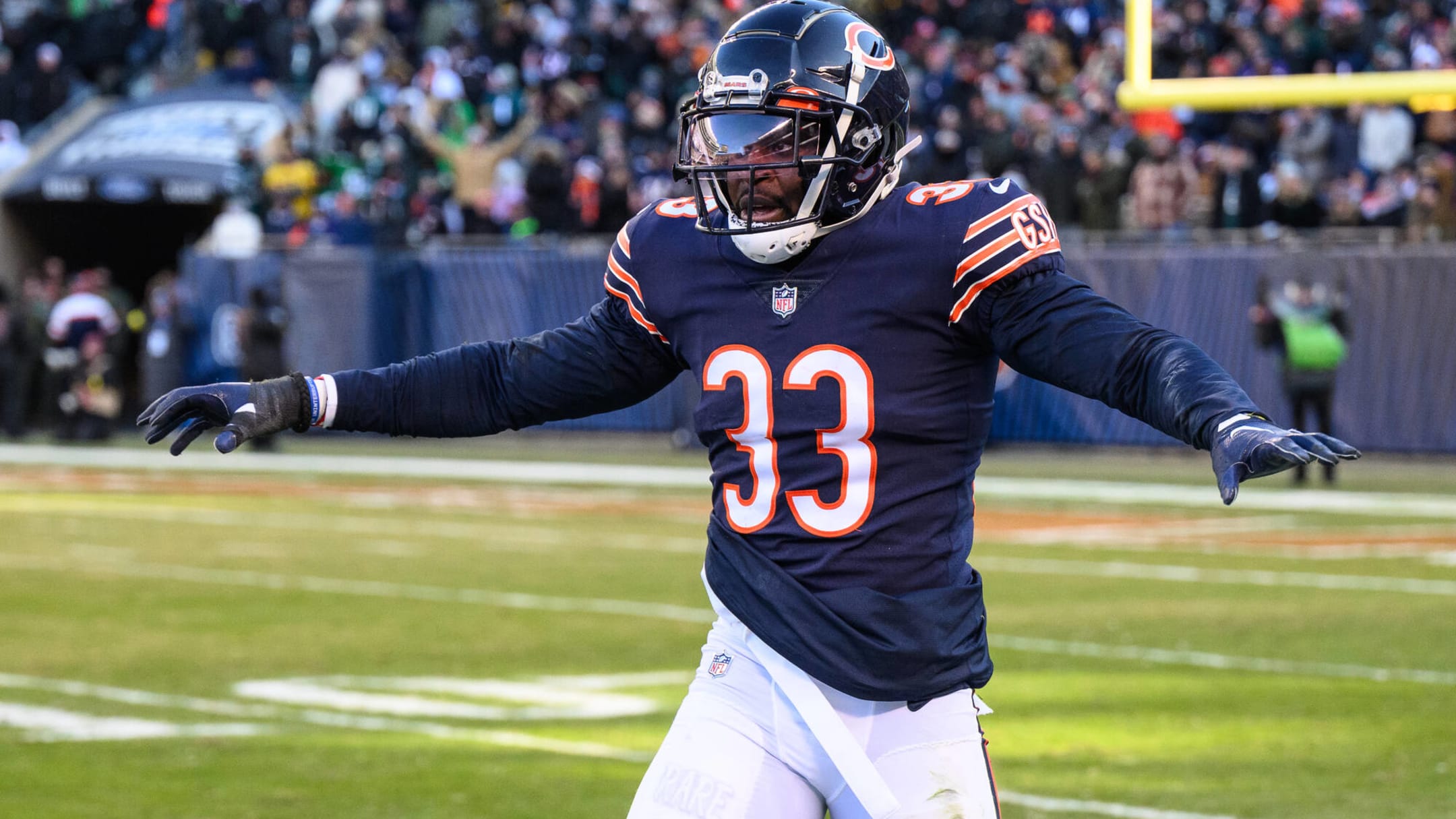 Chicago Bears news, Commanders, Roquan Smith Bears all-orange