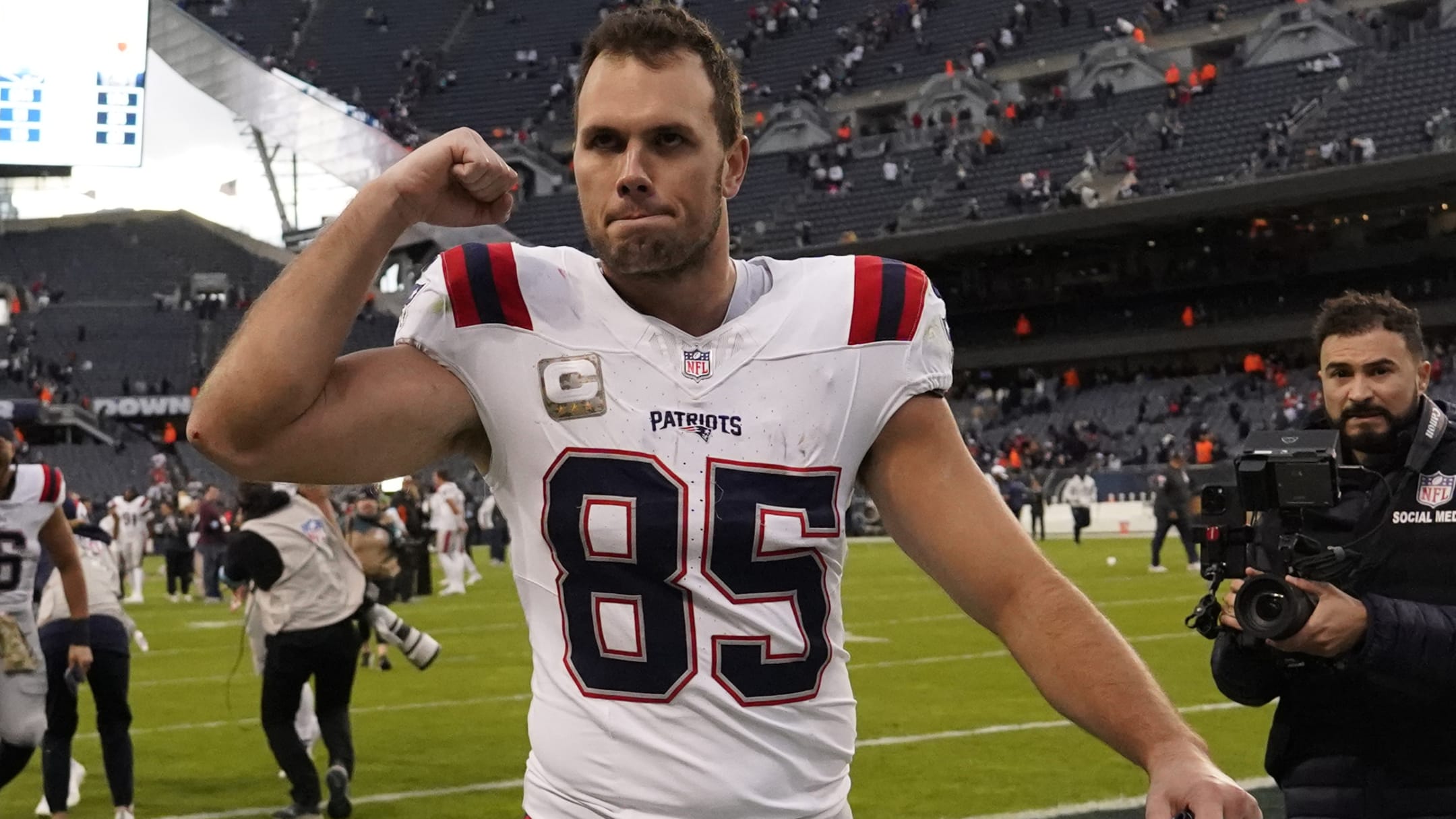 How to watch patriots game on hulu clearance