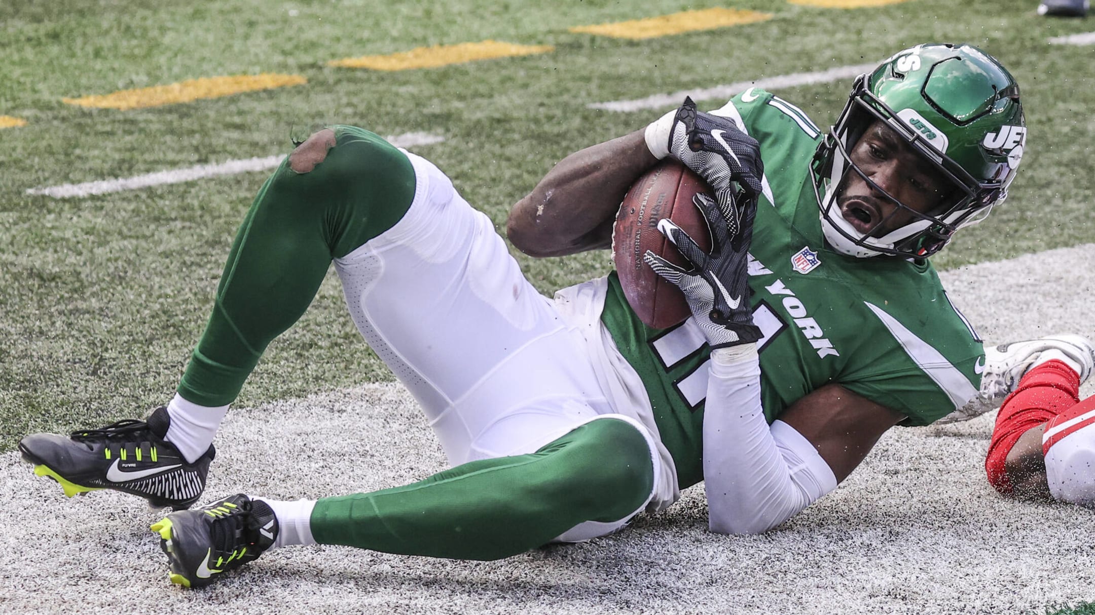 Jets send wide receiver Denzel Mims to the Lions in a trade that includes  2025 draft picks