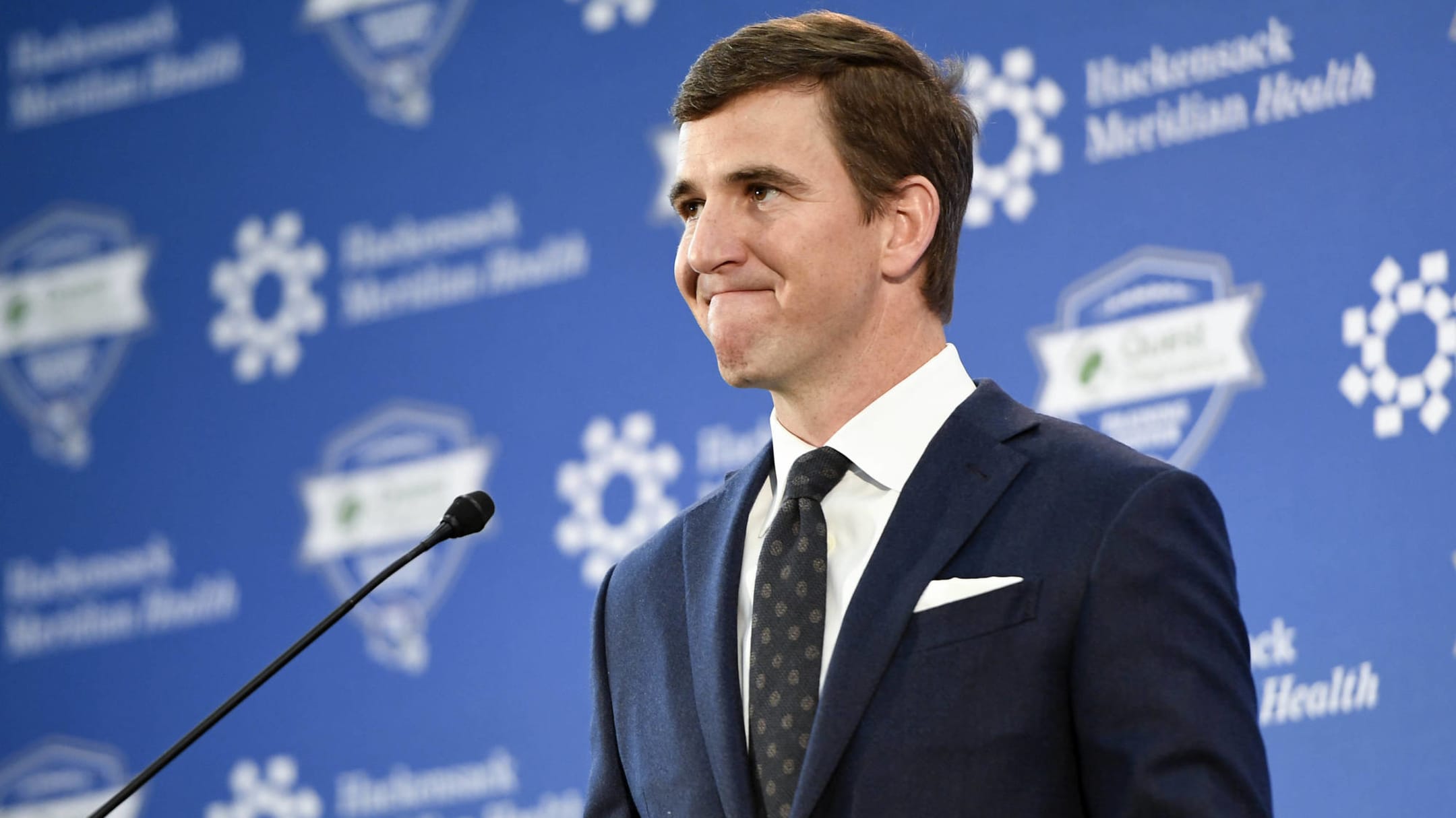 Our Donors: Campaign leader Eli Manning wins 2020 Bart Starr Award -  University of Mississippi Medical Center