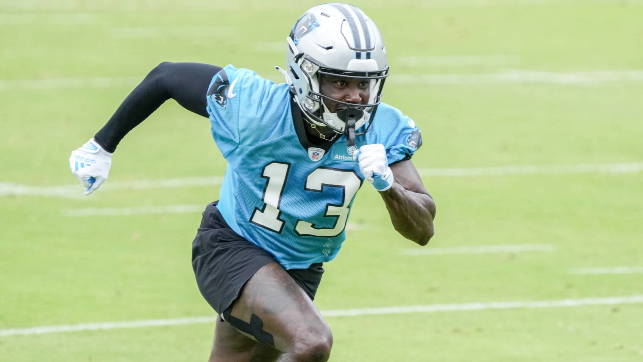 Panthers receiver Shi Smith taken to medical tent in preseason contest vs.  Jets