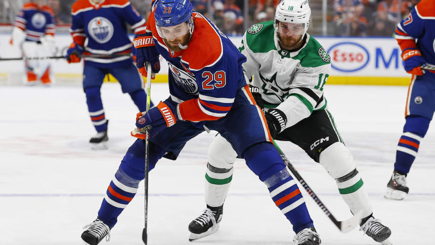 Oilers blew their hot start with a brutal second period, fall 5-3 to Stars in Game 3