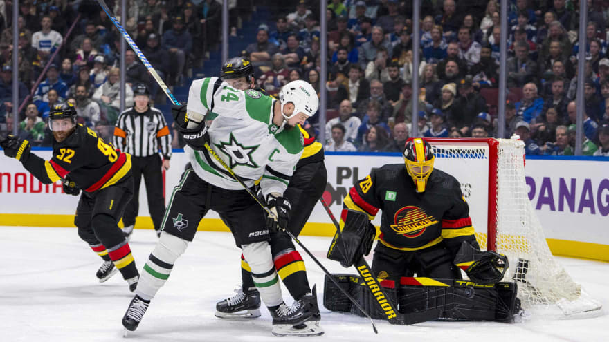  Canucks crumble late against the Stars, lose 3-1