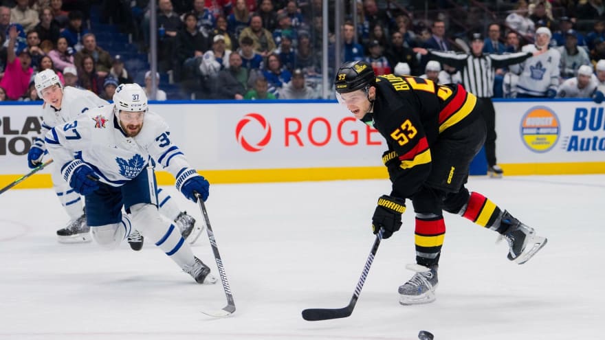 Maple Leafs sign former Canucks centre Teddy Blueger to a two-year, $2.5 million AAV contract
