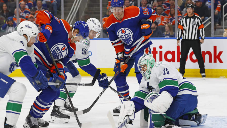 Who has the special teams edge in Round 2 between the Oilers and Canucks?
