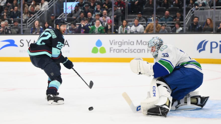 ‘Could be a day or two’: Canucks’ Tocchet says Demko exited vs. Kraken due to back spasms