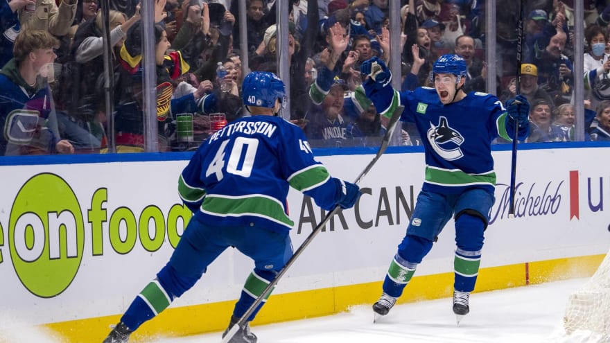 Vancouver Canucks clinch Pacific Division title with 4-1 win over the Calgary Flames