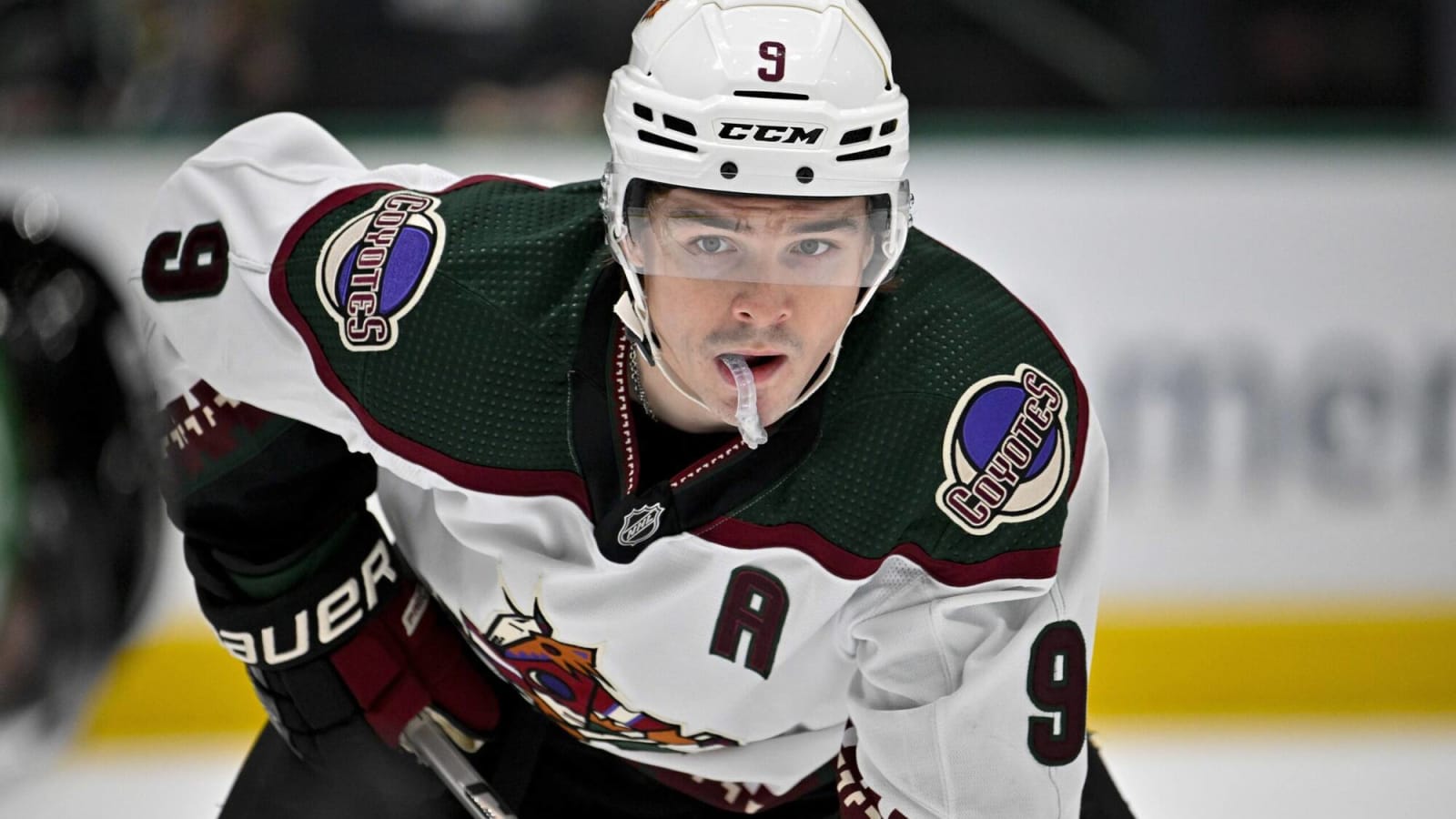 Arizona Coyotes’ Clayton Keller leaves game vs. Jets with upper-body injury