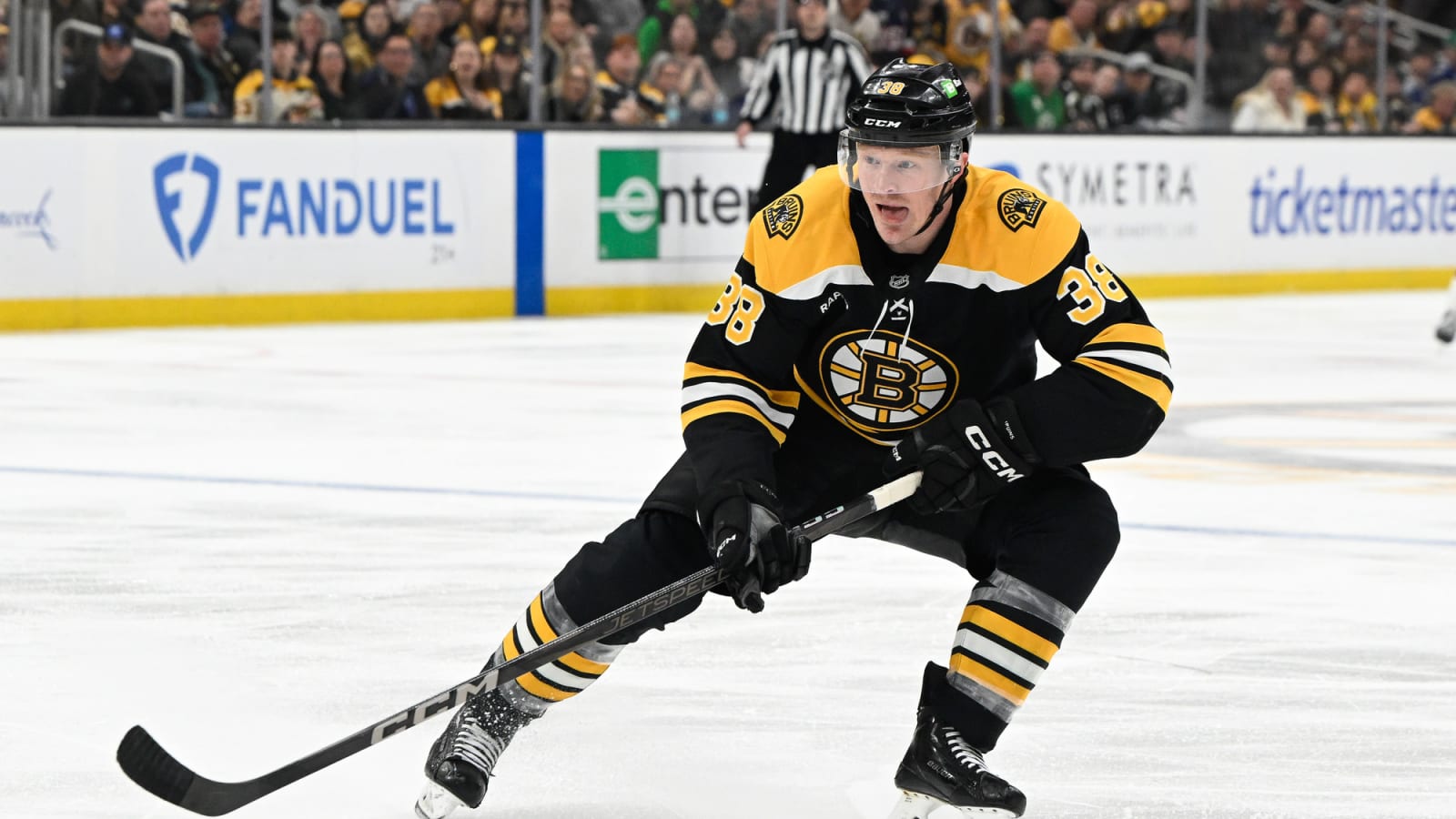 Bruins place Patrick Brown, Vinni Lettieri on waivers