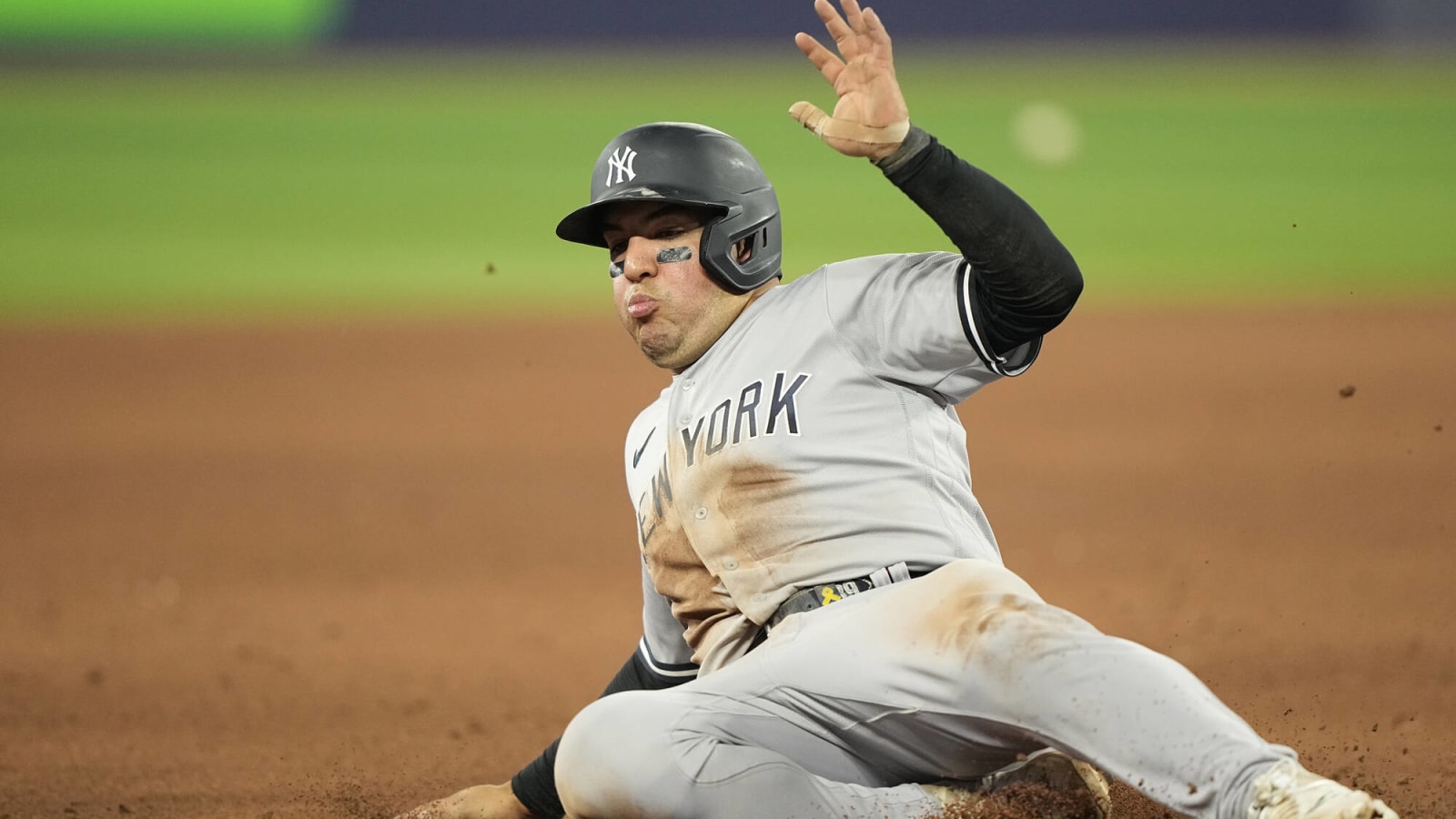 Yankees lose starting catcher to a right wrist tear