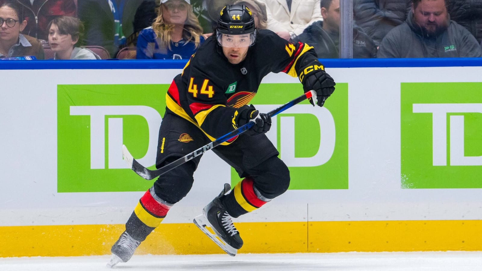 What would a Kiefer Sherwood extension look like with the Canucks?