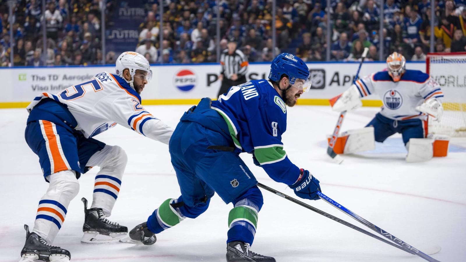 Instant Reaction: Oilers blow 4-1 lead in Game 1 loss to Canucks