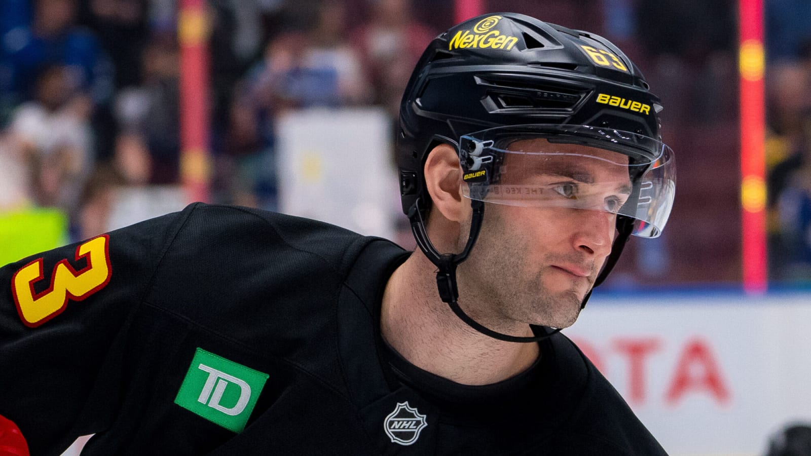 Canucks call up Max Sasson from AHL Abbotsford under emergency conditions