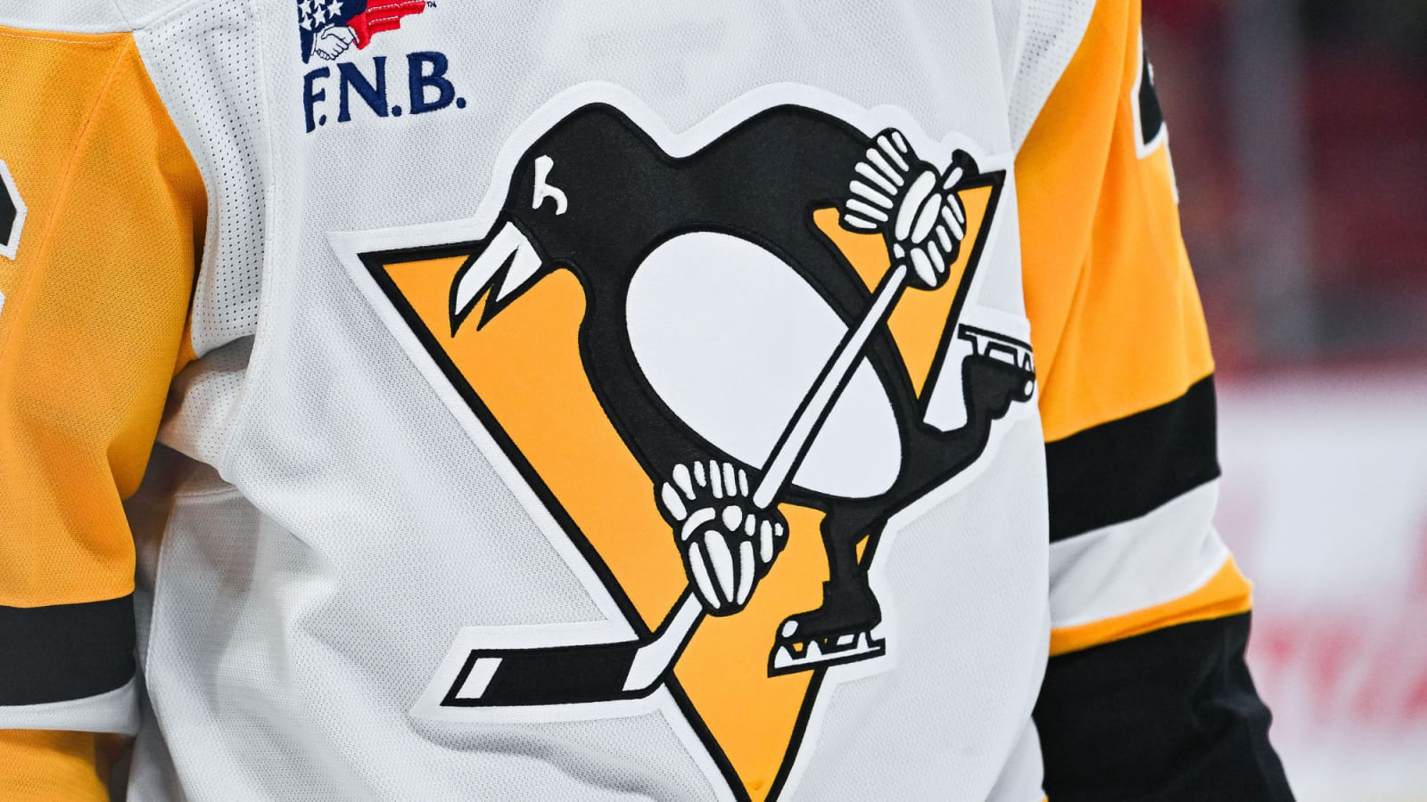 Penguins sign Finn Harding to entry-level deal