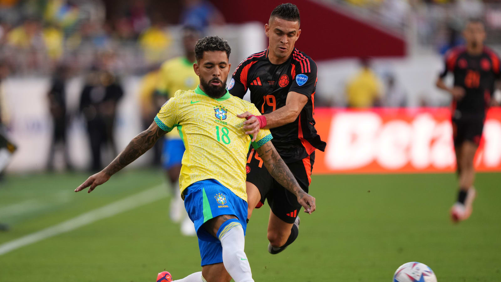 'World-class' star’s people are now pushing for a move to Tottenham, he wants to join