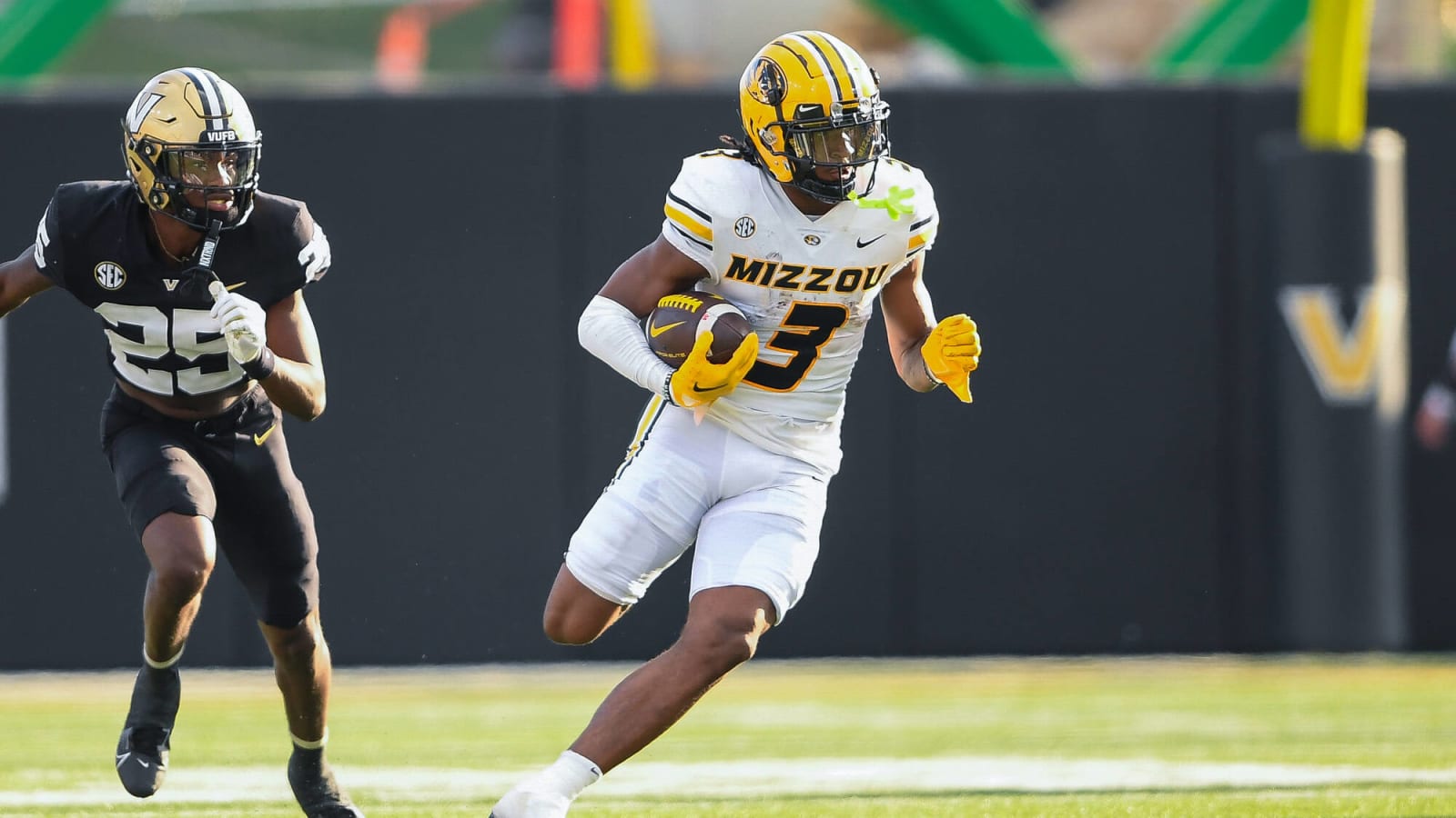 Tennessee Vols get clarification on Missouri star WR Luther Burden&#39;s status for Saturday&#39;s game
