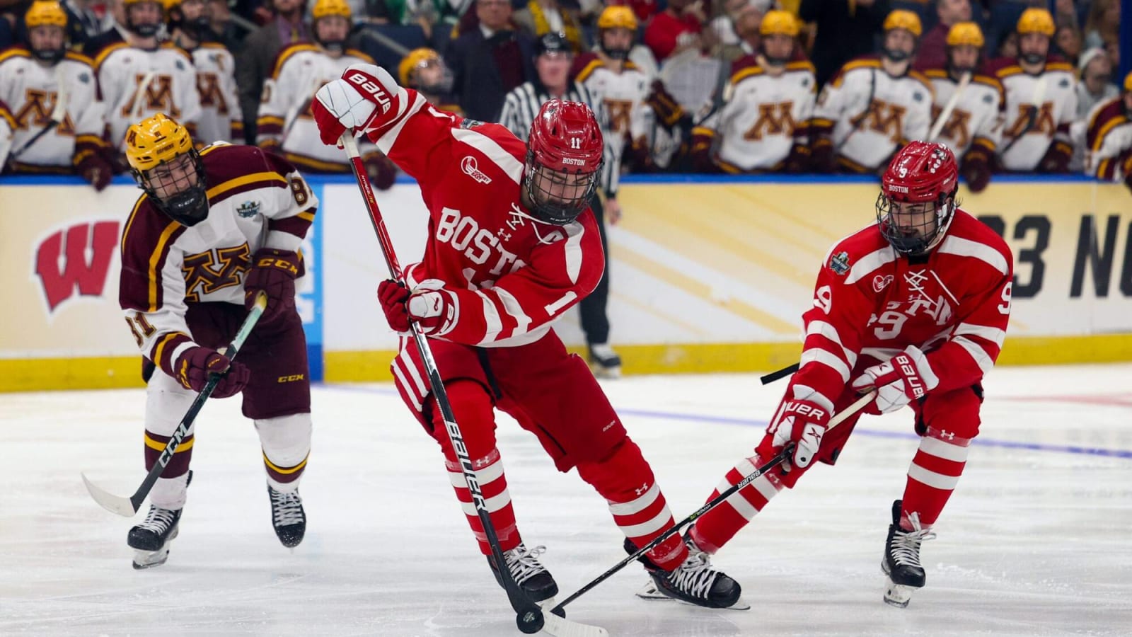 Montreal Canadiens sign Luke Tuch to entry-level contract