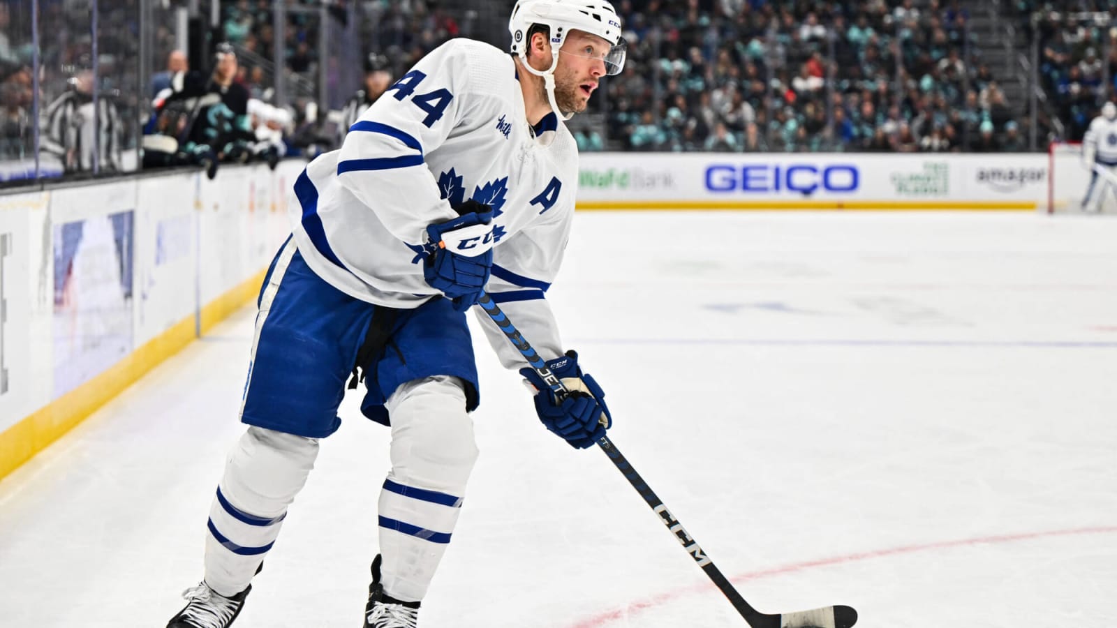 Rielly returns from suspension as Maple Leafs look to keep things rolling in Vegas